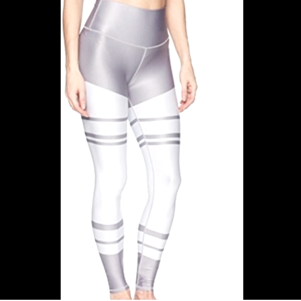 ALO Airlift stripped leggings🤍💕